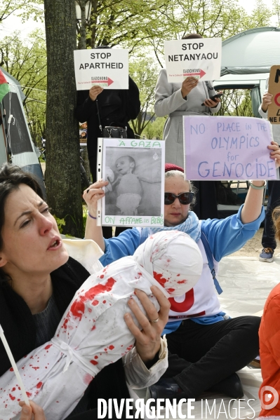 Conflit Israelo Palestinien.   Grève de la faim en soutien à Gaza   , Paris, le 6 avril. Israel-Gaza conflict.