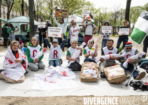 Conflit Israelo Palestinien.   Grève de la faim en soutien à Gaza   , Paris, le 6 avril. Israel-Gaza conflict.