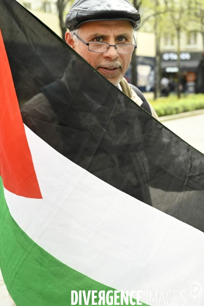 Conflit Israelo Palestinien.   Grève de la faim en soutien à Gaza   , Paris, le 6 avril. Israel-Gaza conflict.