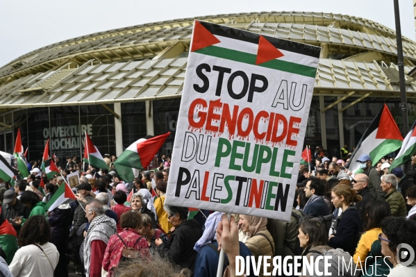 Rassemblement en soutien a la palestine.  Gaza stop génocide  , à Paris. Israel-Gaza conflict. FREE PALESTINE