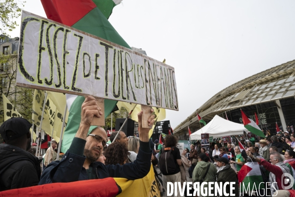 Rassemblement en soutien a la palestine.  Gaza stop génocide  , à Paris. Israel-Gaza conflict. FREE PALESTINE