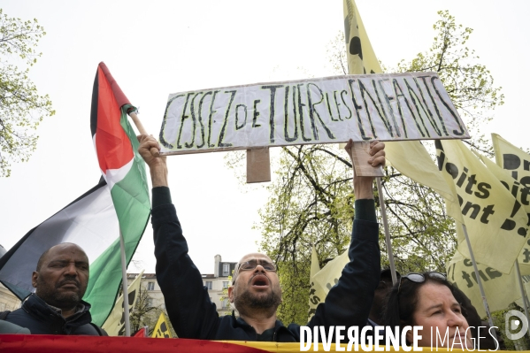 Rassemblement en soutien a la palestine.  Gaza stop génocide  , à Paris. Israel-Gaza conflict. FREE PALESTINE