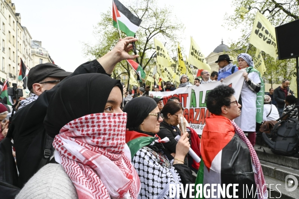 Rassemblement en soutien a la palestine.  Gaza stop génocide  , à Paris. Israel-Gaza conflict. FREE PALESTINE