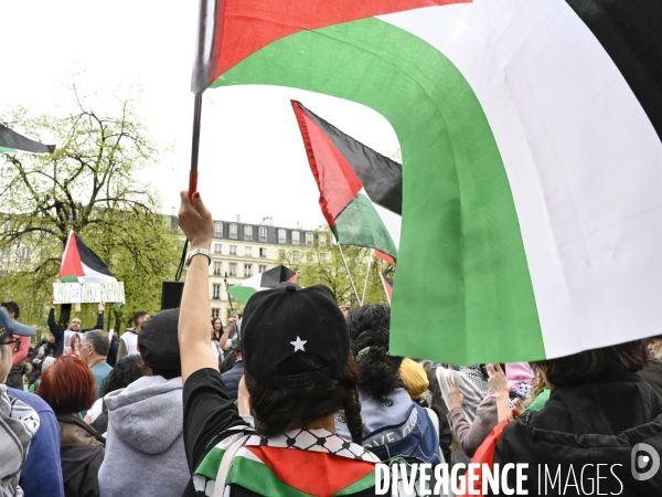 Rassemblement en soutien a la palestine.  Gaza stop génocide  , à Paris. Israel-Gaza conflict. FREE PALESTINE
