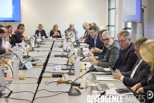 Negociations Seniors  Assurance chomage au MEDEF