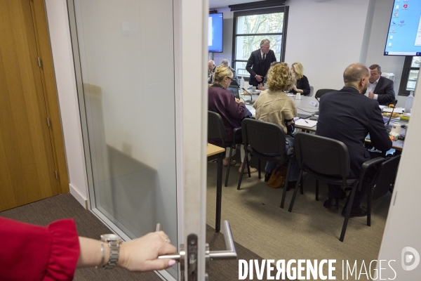 Negociations Seniors  Assurance chomage au MEDEF