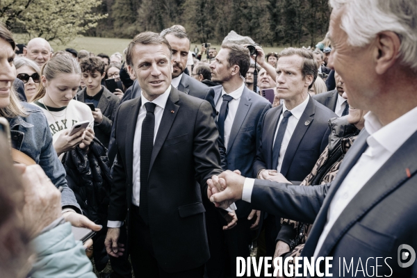E. Macron, nécropole nationale des Glières