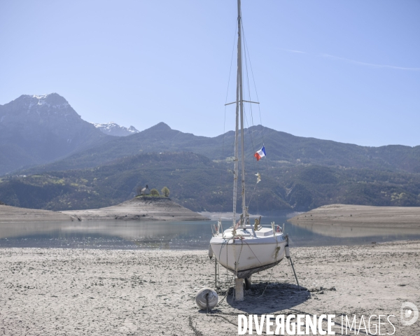 Lac de Serre Ponçon. Niveau du lac au 14 Avril 2024