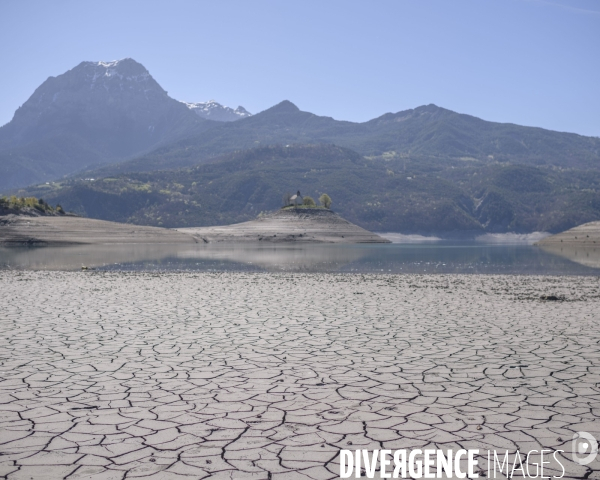 Lac de Serre Ponçon. Niveau du lac au 14 Avril 2024