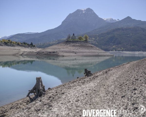 Lac de Serre Ponçon. Niveau du lac au 14 Avril 2024
