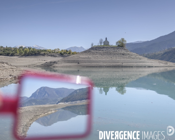 Lac de Serre Ponçon. Niveau du lac au 14 Avril 2024