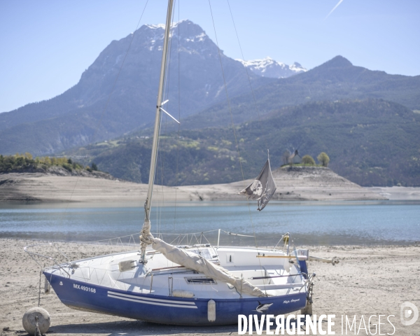 Lac de Serre Ponçon. Niveau du lac au 14 Avril 2024
