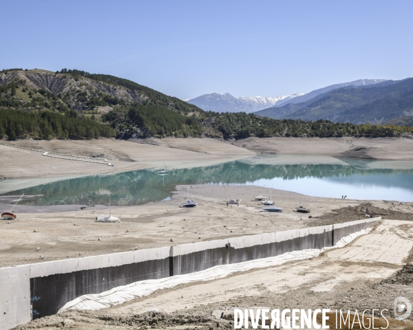 Lac de Serre Ponçon. Niveau du lac au 14 Avril 2024