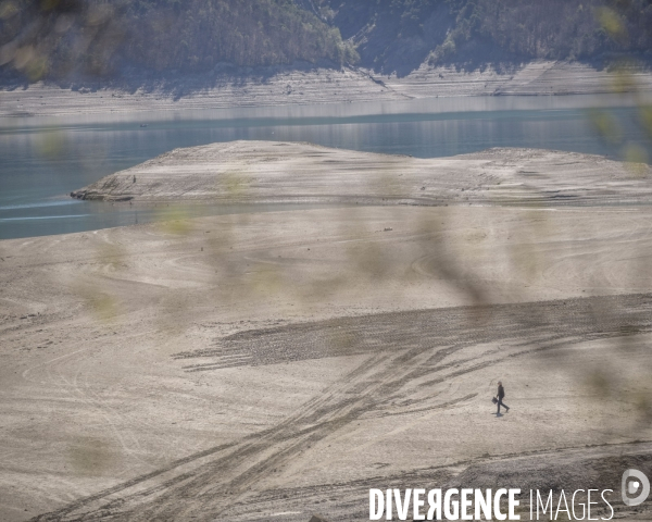 Lac de Serre Ponçon. Niveau du lac au 14 Avril 2024
