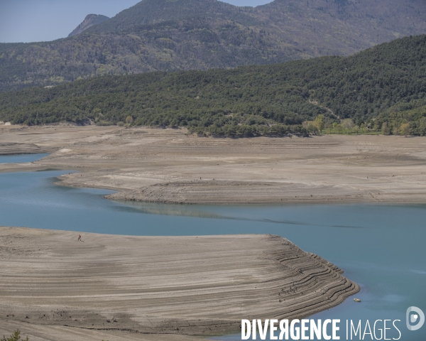 Lac de Serre Ponçon. Niveau du lac au 14 Avril 2024