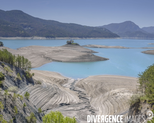 Lac de Serre Ponçon. Niveau du lac au 14 Avril 2024
