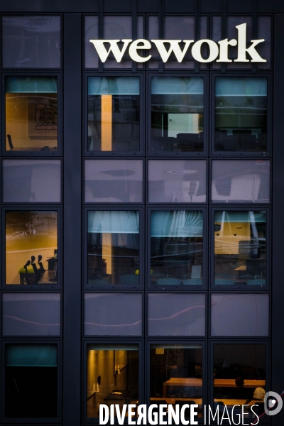 Quartier d affaire de la Défense, pendant le deuxieme confinement.