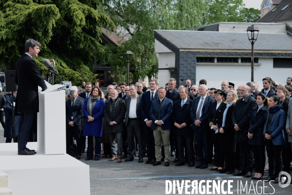 Gabriel ATTAL / Discours sur l autorité au coeur de la République 
