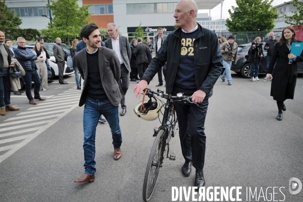 Roland Lescure et Patrice Vergriete visitent le site Upway