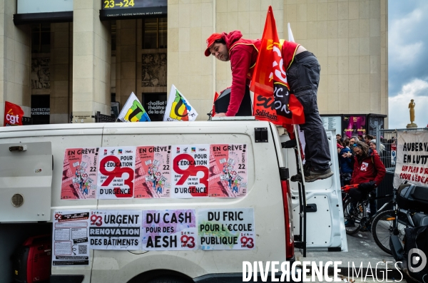 Les enseignants de Seine-Saint-Denis manifestent.
