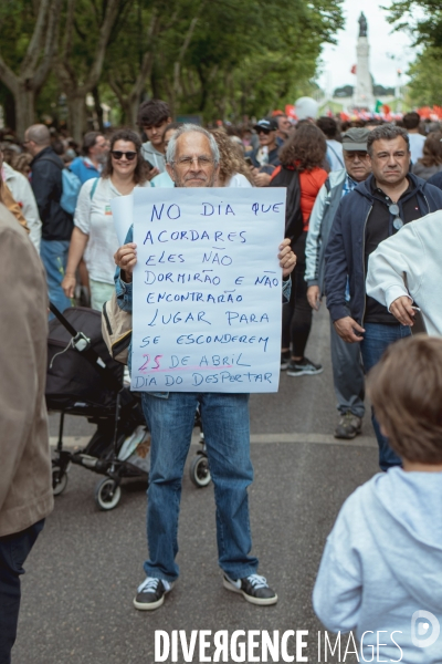Manifestation pour les cinquante ans de la révolution des oeillets à Lisbonne