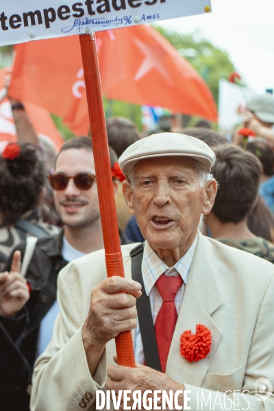 Manifestation pour les cinquante ans de la révolution des oeillets à Lisbonne