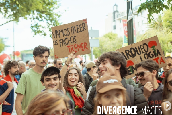 Manifestation pour les cinquante ans de la révolution des oeillets à Lisbonne