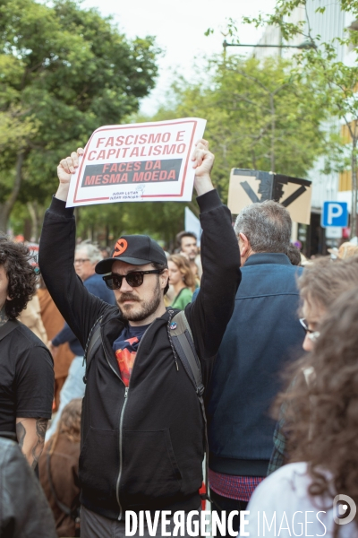 Manifestation pour les cinquante ans de la révolution des oeillets à Lisbonne