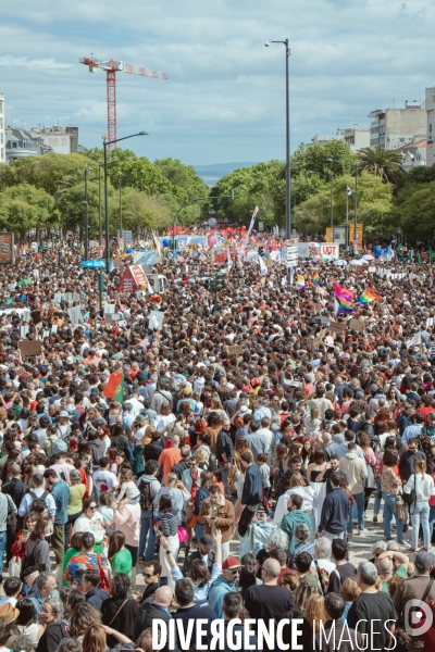 Manifestation pour les cinquante ans de la révolution des oeillets à Lisbonne