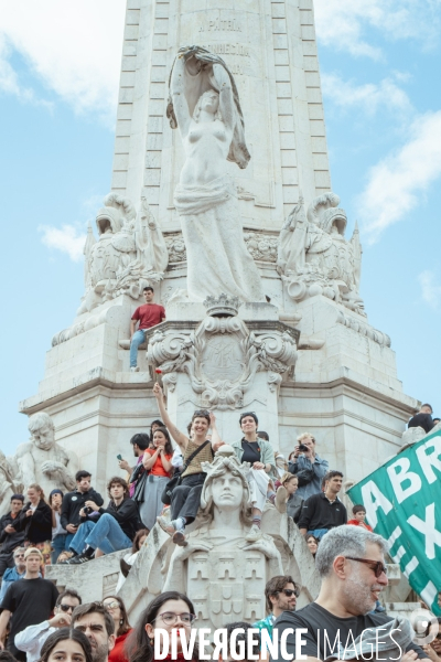 Manifestation pour les cinquante ans de la révolution des oeillets à Lisbonne