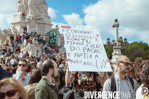 Manifestation pour les cinquante ans de la révolution des oeillets à Lisbonne