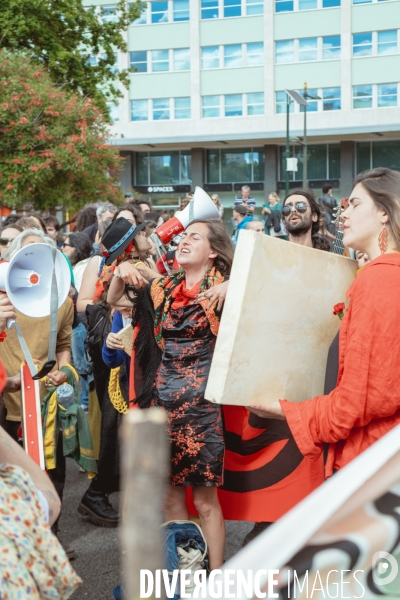 Manifestation pour les cinquante ans de la révolution des oeillets à Lisbonne