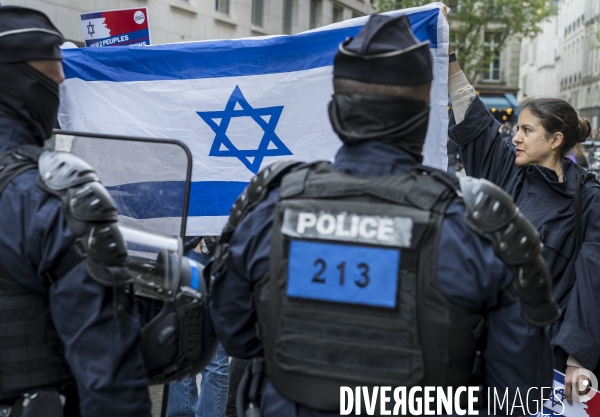 Manifestation propalestinienne devant  L école de Sciences po à Paris 