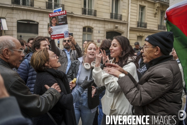 Manifestation propalestinienne devant  L école de Sciences po à Paris 