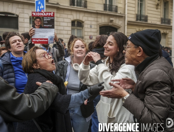 Manifestation propalestinienne devant  L école de Sciences po à Paris 