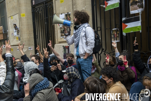 Manifestation pro-palestinienne et blocage à Sciences Po Paris