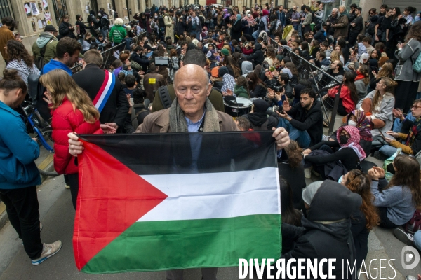 Manifestation pro-palestinienne et blocage à Sciences Po Paris