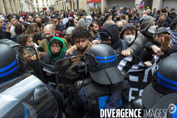 Manifestation pro-palestinienne et blocage à Sciences Po Paris