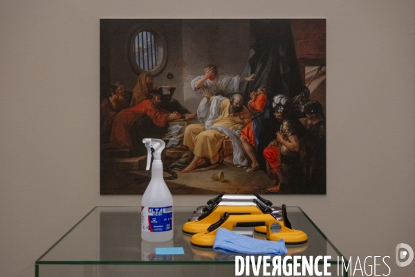 Accrochage de l exposition Sacrilège ! aux Archives Nationales