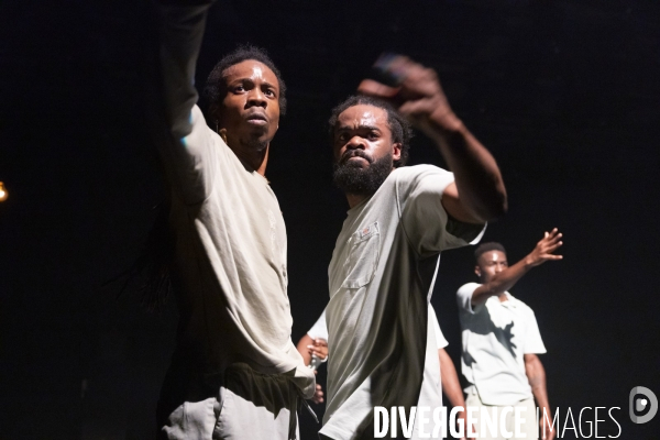 BLIND de Hendrickx Ntela et Pierre Dexter Belleka