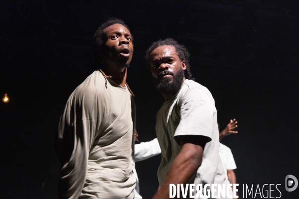 BLIND de Hendrickx Ntela et Pierre Dexter Belleka
