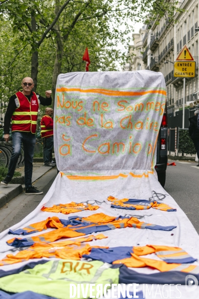 Manifestation contre les morts au travail