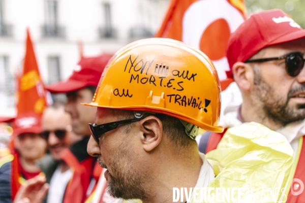 Manifestation contre les morts au travail