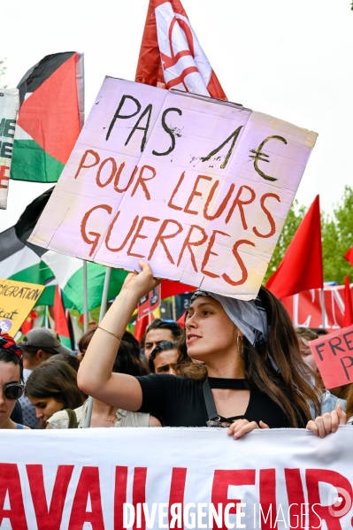 Les jeunes, à la Manifestation du 1 er mai 2024, à Paris