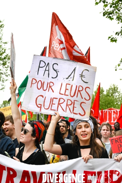 Les jeunes, à la Manifestation du 1 er mai 2024, à Paris