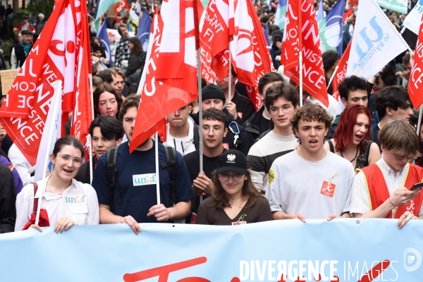 Les jeunes, à la Manifestation du 1 er mai 2024, à Paris