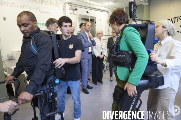 Catherine VAUTRIN , ministre du Travail,  et  Thibaut Guilluy à Station Debout