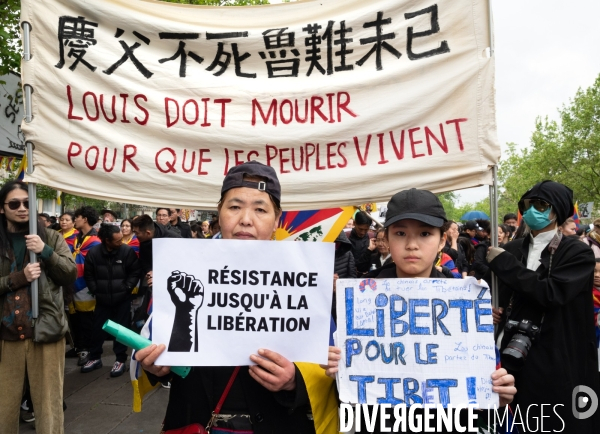 Visite du président chinois à Paris : Les Tibétains manifestent contre l occupation chinoise.
