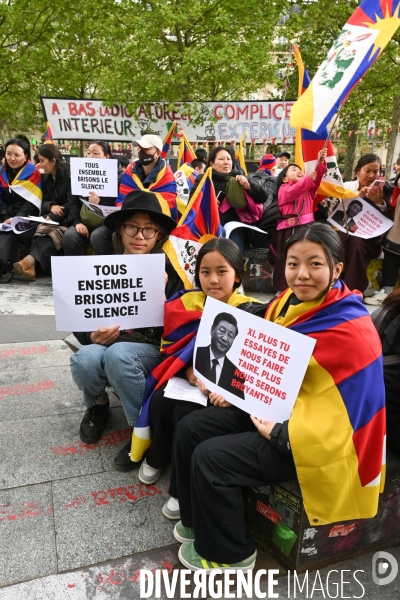 Visite du président chinois à Paris : Les Tibétains manifestent contre l occupation chinoise.