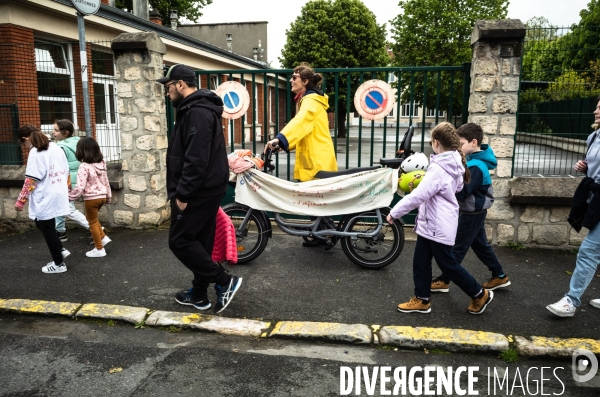 Les enseignants de Seine-Saint-Denis manifestent.